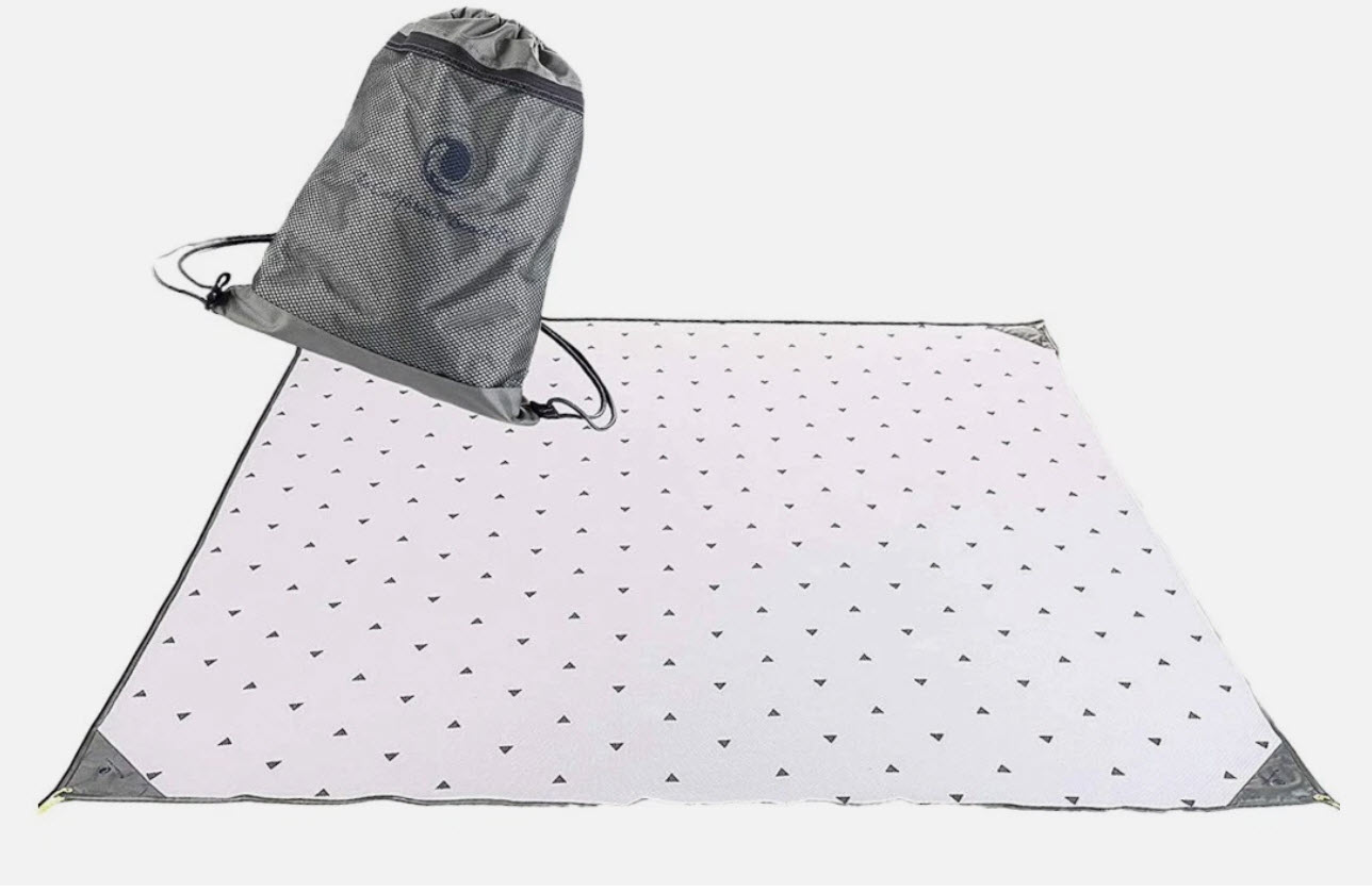 Huge 86 x 82 California Beach Co. Picnic Water-Resistant Blanket / Bag Combo - Very, VERY high quality! - SHIPS FREE!