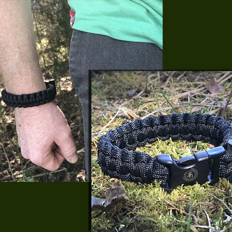 Survival Paracord Bracelet wit...